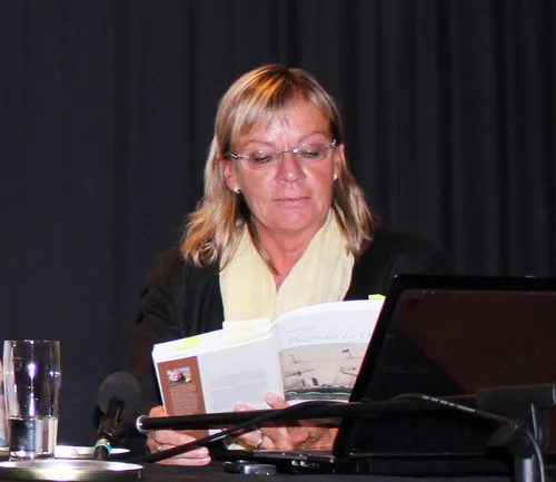 Liane von Droste liest aus ihrem Buch „Dazwischen der Ozean“ Samstag, 7.12. 19 Uhr