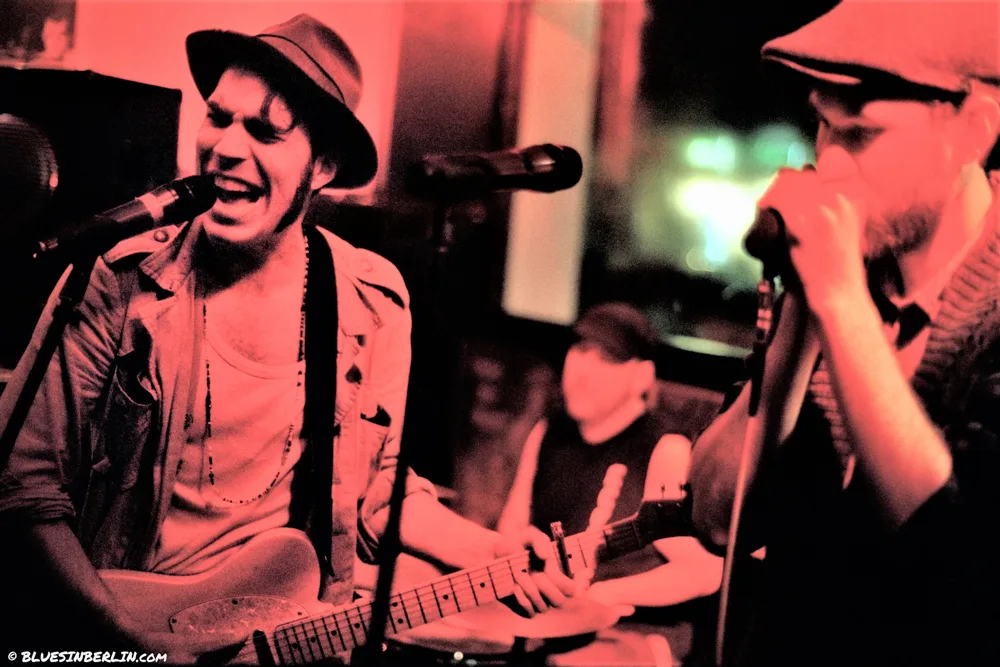 Happy Dog Brown – Raw Berlin Blues